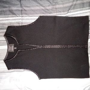 Carmen Marc Valvo Knit Sleeveless  sweater w/Quilt detail piping